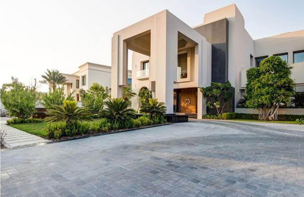 Emirates Hills Mansion @Shatably / Facebook.com