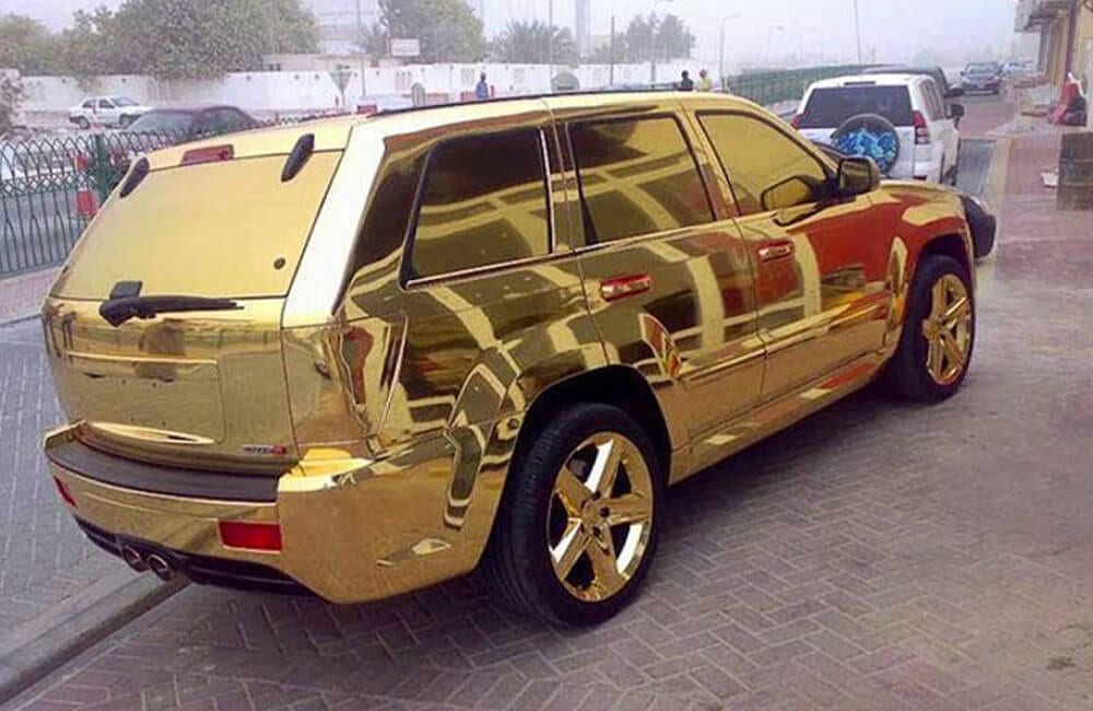 Gold-Plated Escalades @EddyLMon1964 / Pinterest.com